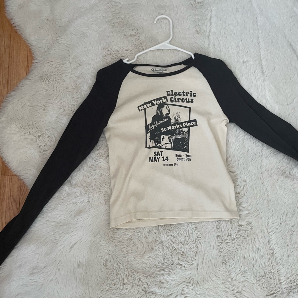 Brandy Melville Black and Cream Electric New York Circus Long Sleeve Tee